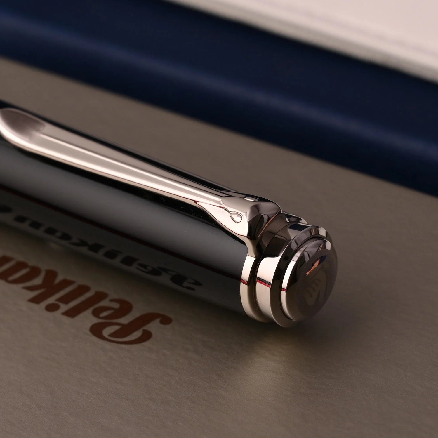 Pelikan Souveran M805 Black/Blue Fountain Pen